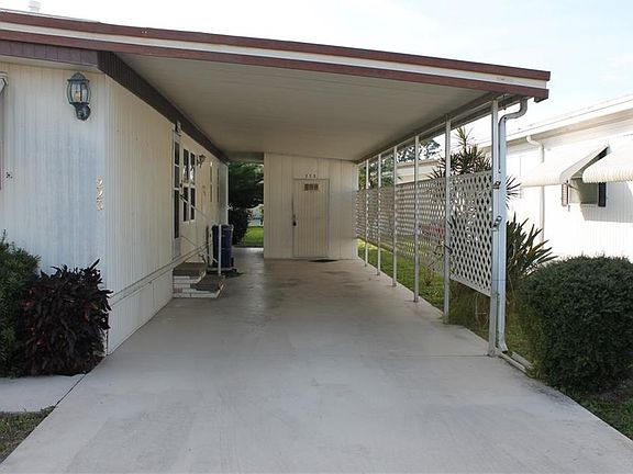 3rd image of 223 Palm Air Dr