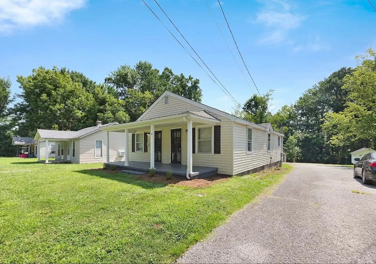 Family Friendly 2-bedroom Home — Photo 1