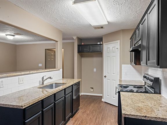 5th image of 5401 Peacock St