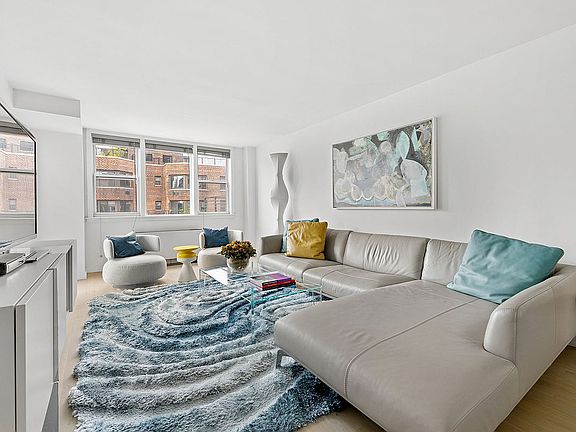 3rd image of 201 E 36th St APT 19A