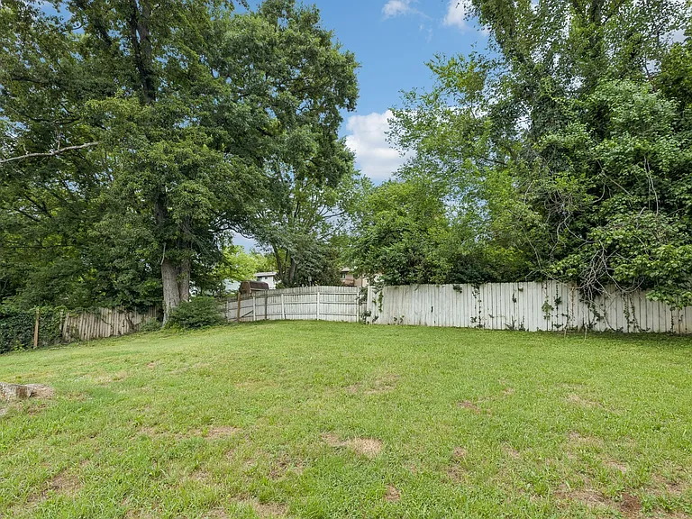 124 Denise Dr — Photo 39