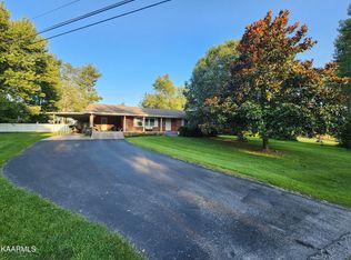 68 Sunset Ln, Crossville, TN 38555