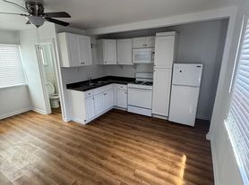 825 Obispo Ave, Studio