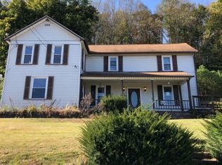 342 S Wardell St, Uhrichsville, OH 44683