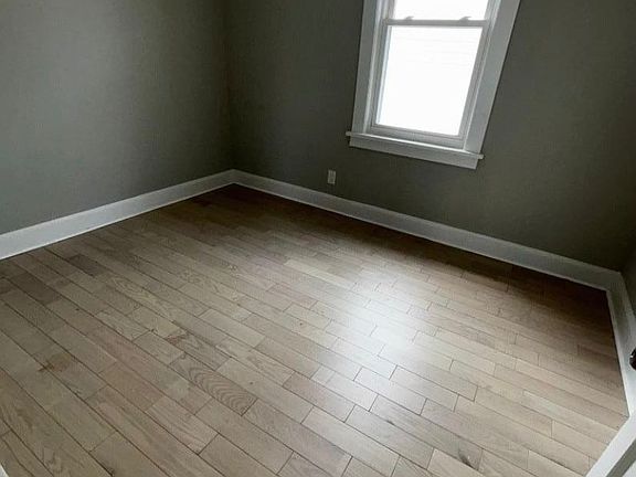 3rd image of 8 N 12th St Floor 2