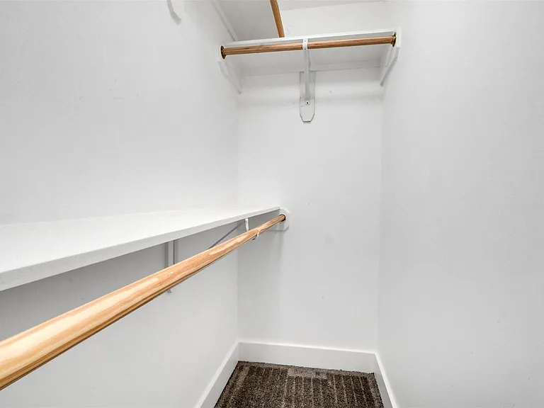 129 E 31st 1/2 St — Photo 20