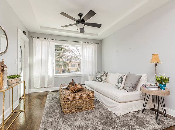 2nd image of 2622 Clarence Ave