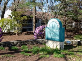 1 Beals Cove Rd APT C, Hingham, MA 02043