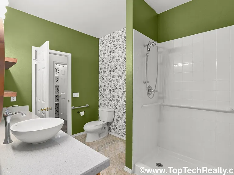 8165 NE Wilkins St — Photo 5
