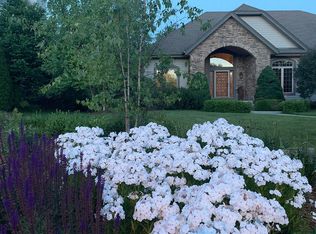 W170N5356 Ridgewood Dr, Menomonee Falls, WI 53051