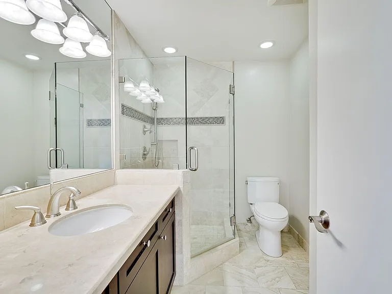 803 Runningwood Cir — Photo 46