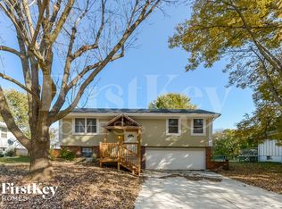 417 SE Claremont St, Lees Summit, MO 64063
