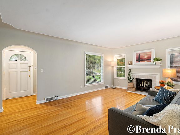 4th image of 2437 Brooklyn Ave SE