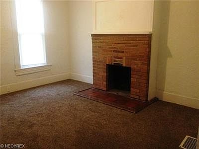 4th image of 1892 W 52nd St