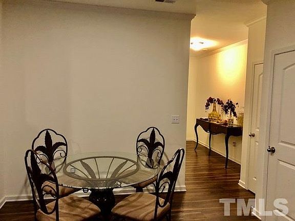 5th image of 518 Oak Forest View Ln