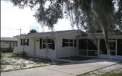2nd image of 124 Hallmark Ave