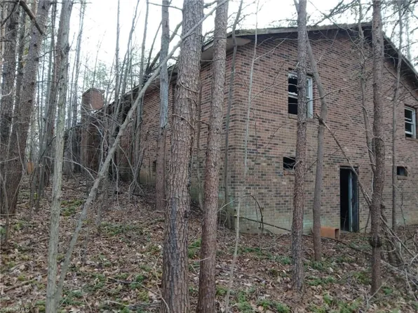 5001 Mecum Rd, Walkertown, NC 27051