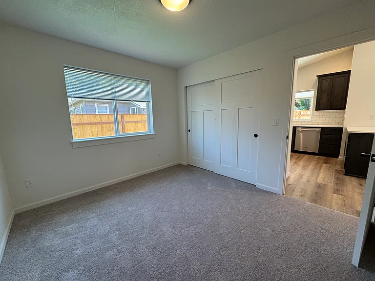 408 S 3rd St — Photo 10