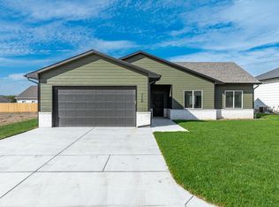 720 E Elmwood St, Valley Center, KS 67147