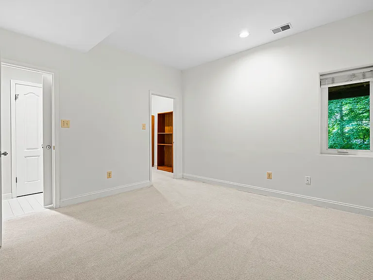 7926 Long Ridge Ct — Photo 29