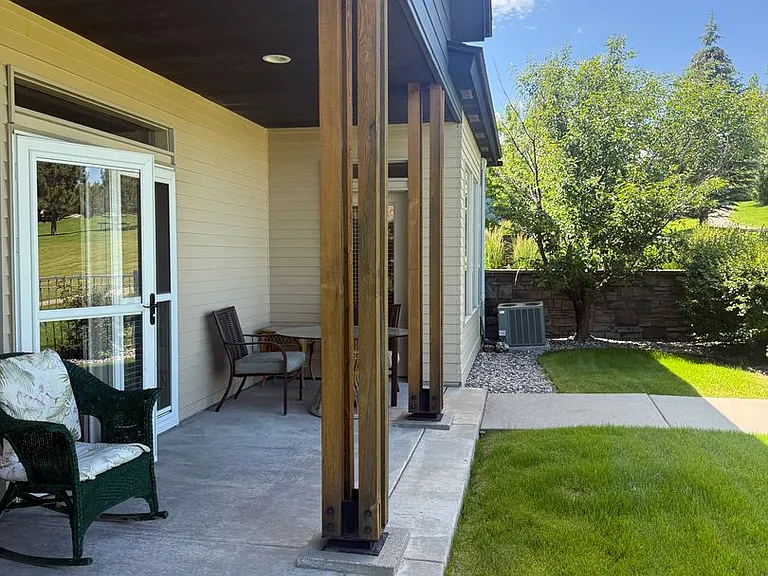 972 Knolls Dr — Photo 6