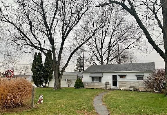 3rd image of 324 Middle Dr