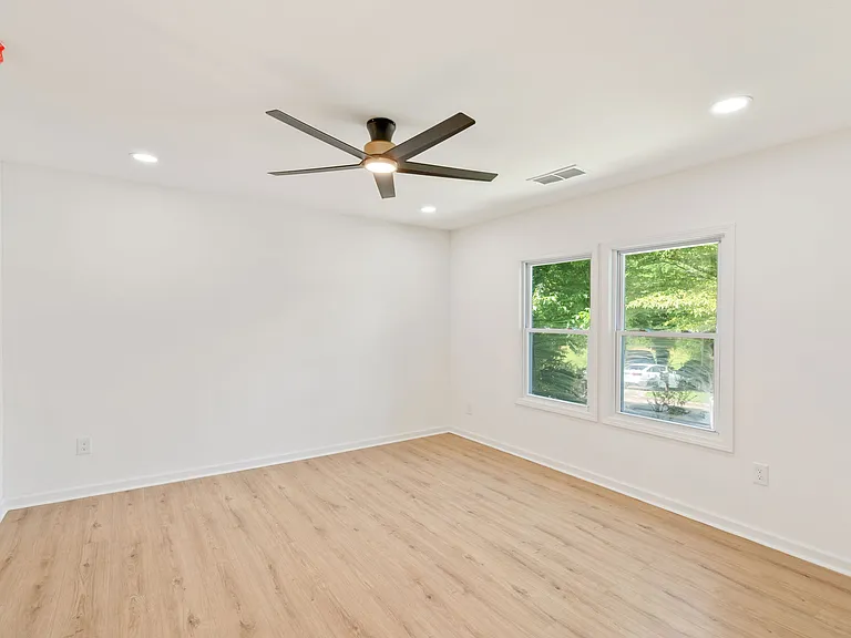 149 Edwards St NW — Photo 9