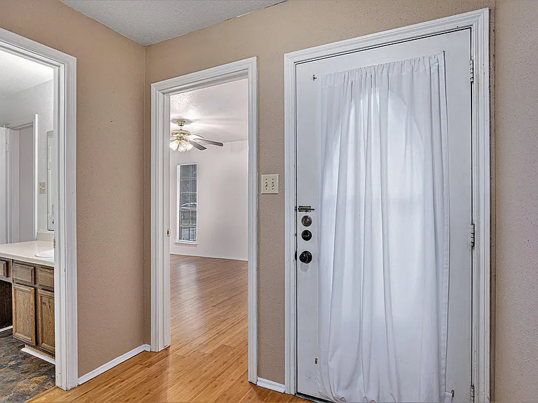 510 Clarence St #510 — Photo 2