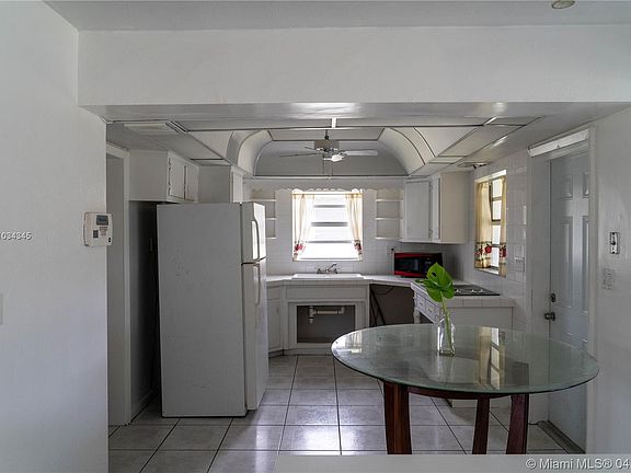 4th image of 521 W Evanston Cir