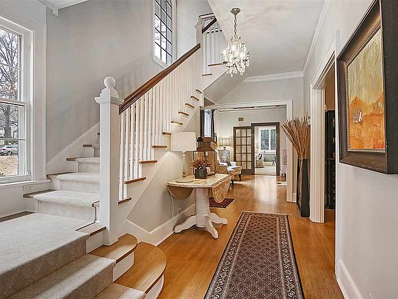 5th image of 17 Northwood Ave