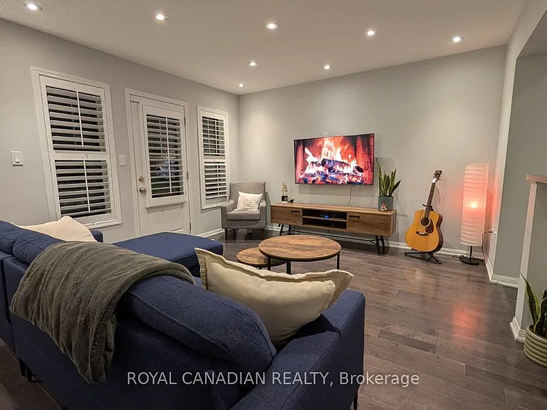 24 Midhope Way — Photo 7
