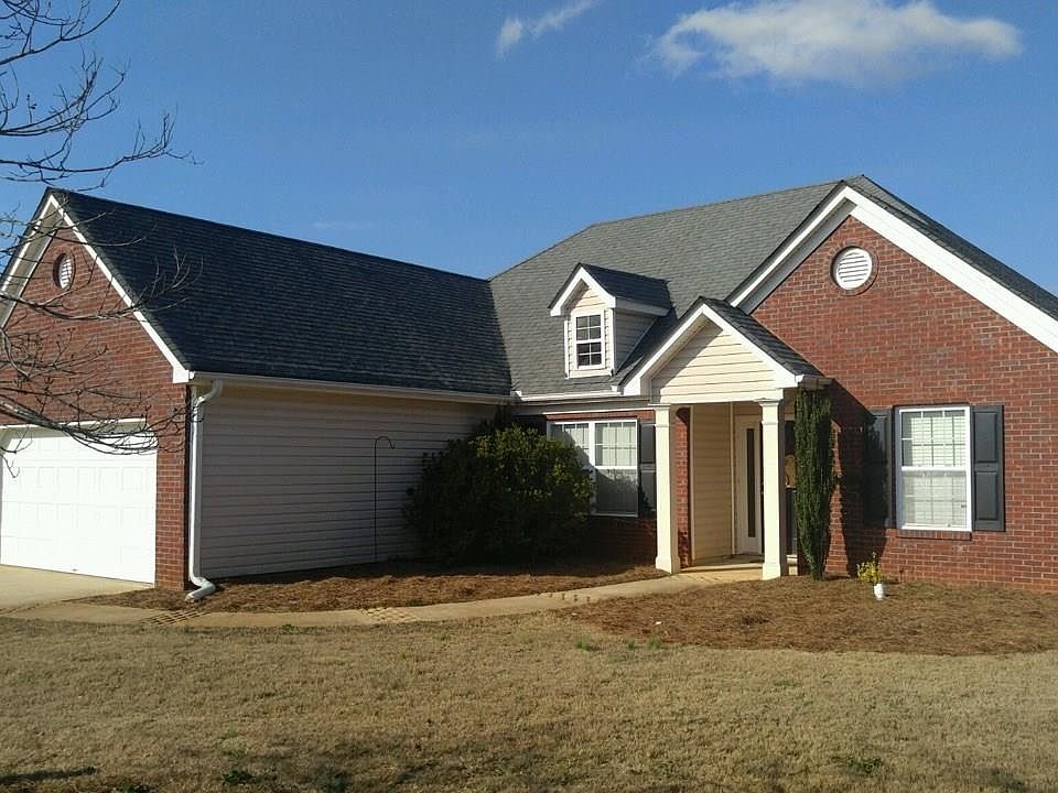 2nd image of 208 Queens Ct #13