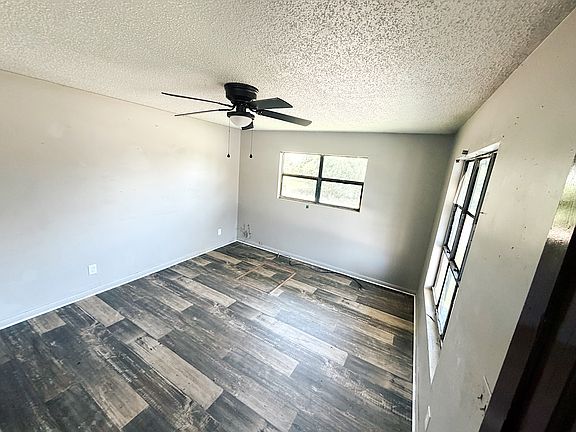 3rd image of 1100 Ash St