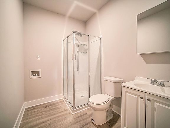4th image of 653 E Wishart St #60