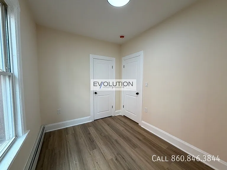 906 Park St #2W — Photo 8