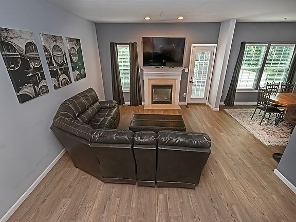 3rd image of 195 Broadstone Dr