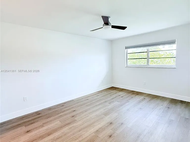 1900 Meridian Ave #403 — Photo 10