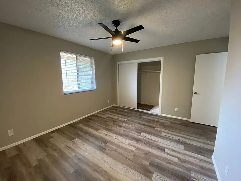 6243-6249 E Greenway Cir — Photo 7