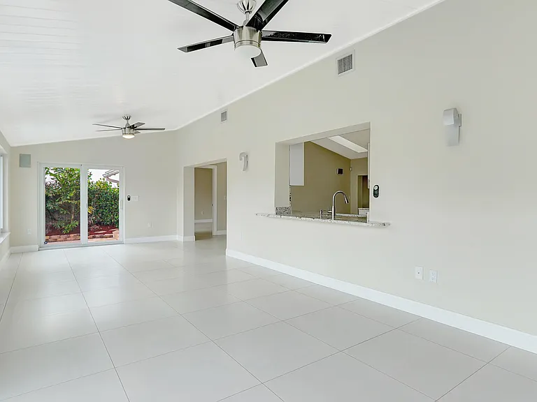 1412 NE 53rd Ct — Photo 19