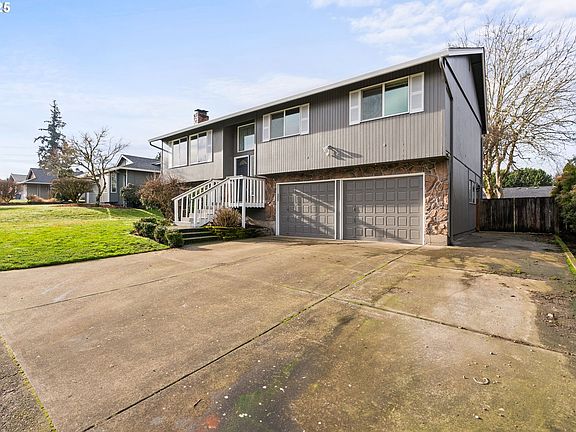 4th image of 8512 NE 30th Ave