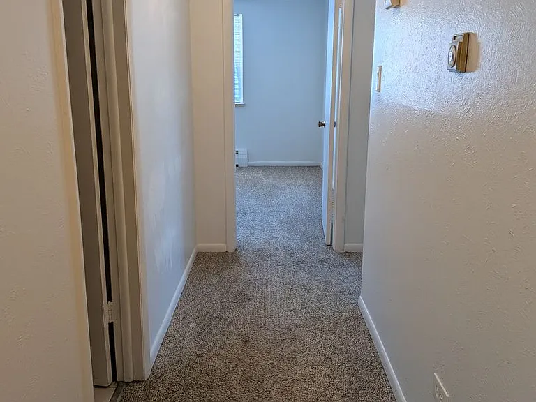 95 N Clarkson St Carolyn Arms Apartments — Photo 7