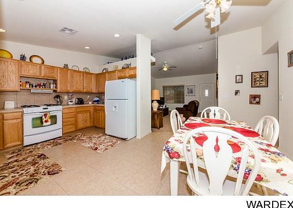 5th image of 4424 S Heather Ave