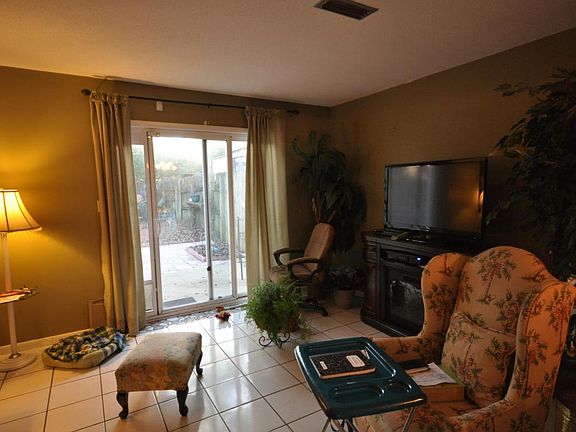 5th image of 208 3rd St SE Unit J