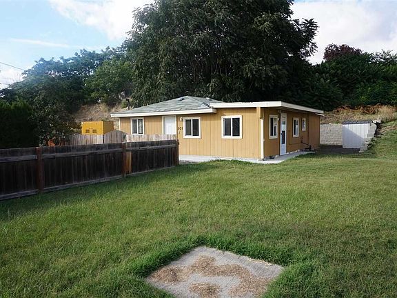 2nd image of 501 SE 6th St