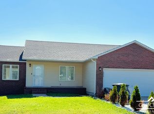 3004 Amber St, Dodge City, KS 67801