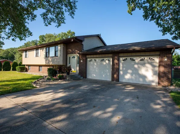 7075 N Pine Tree Ln, Walkerton, IN 46574