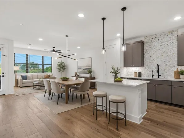 315 Holton Dr #201, Austin, TX 78737