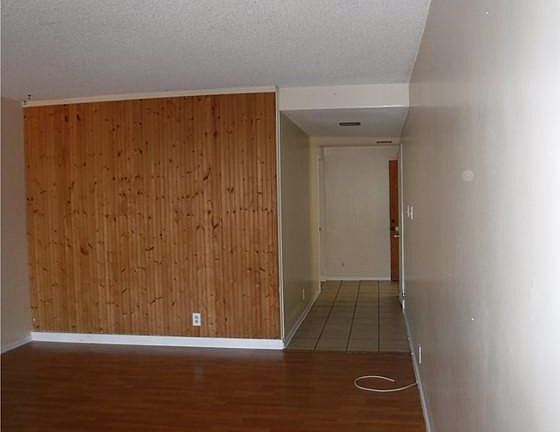 5th image of 528 Cedar Ave Unit 1B