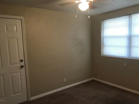 4th image of 1823 W 6th St APT 1