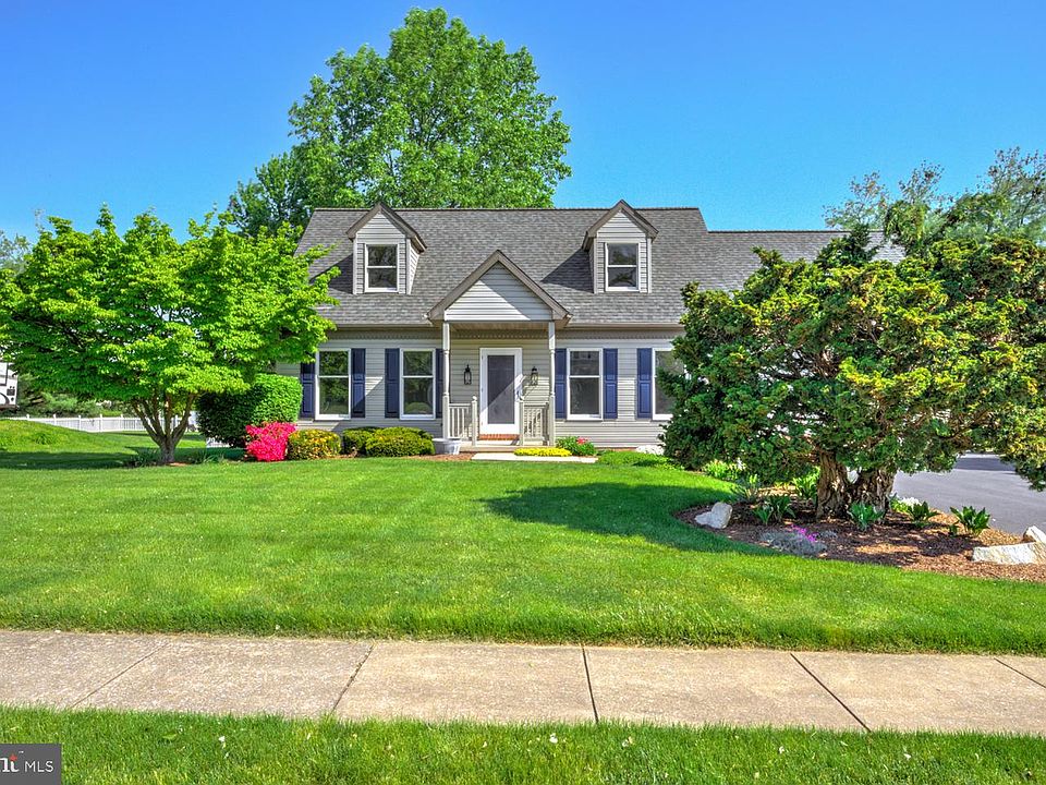 1st image of 706 Rosemont Dr